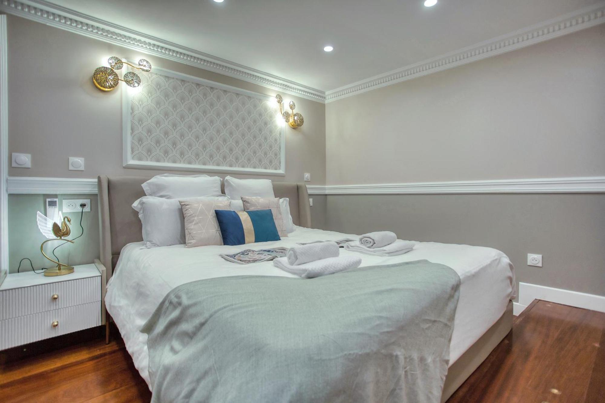 Elegant Triplex In Paris - Ideal For 10 - Aircon Bagian luar foto