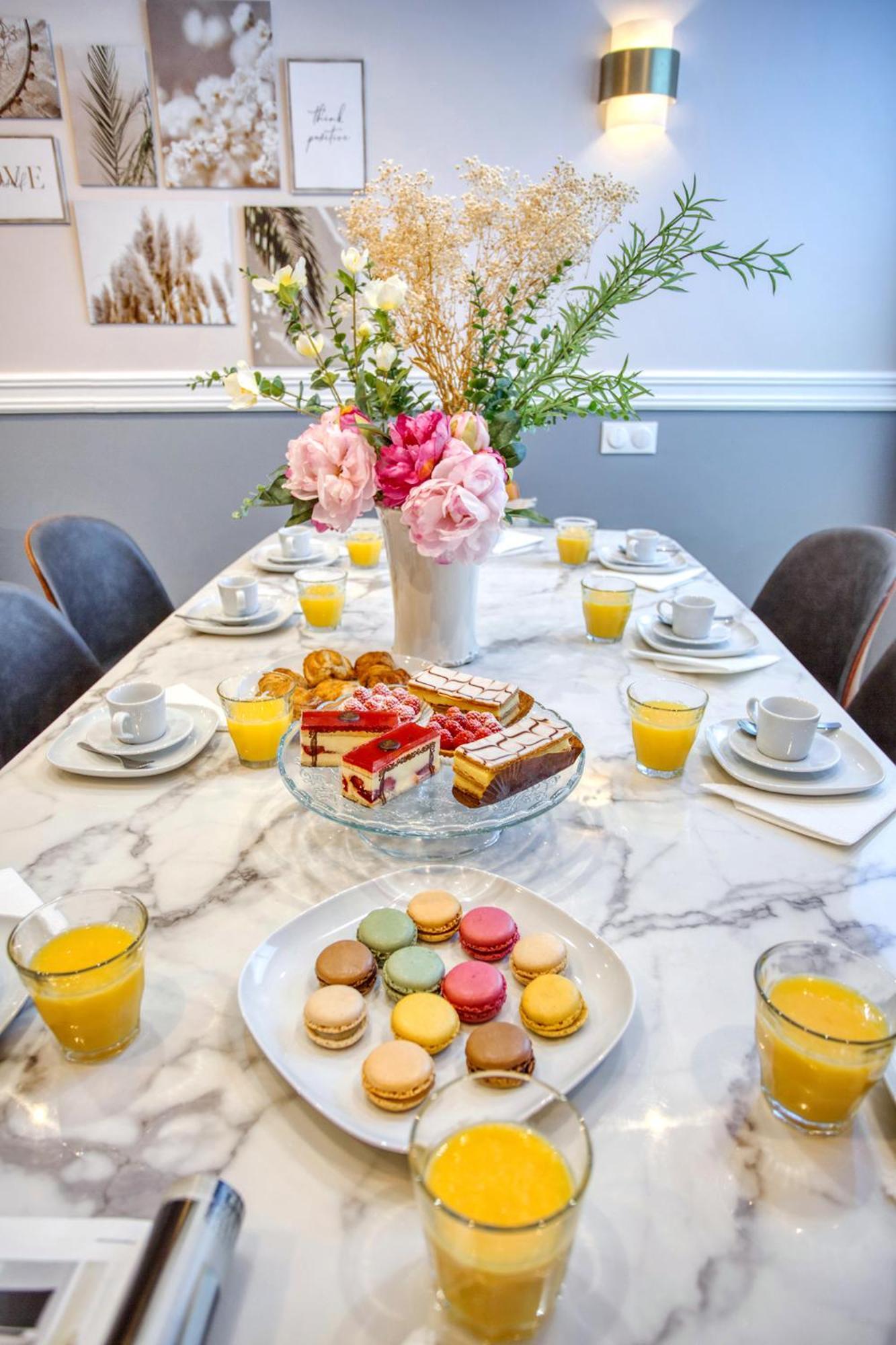 Elegant Triplex In Paris - Ideal For 10 - Aircon Bagian luar foto