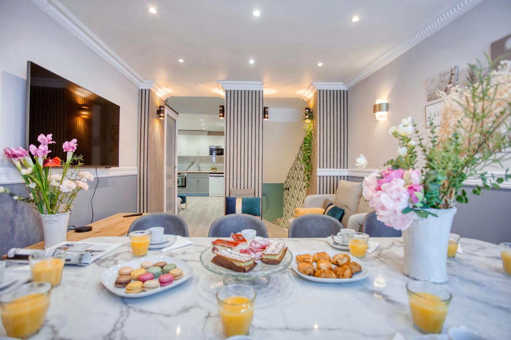 Elegant Triplex In Paris - Ideal For 10 - Aircon Bagian luar foto