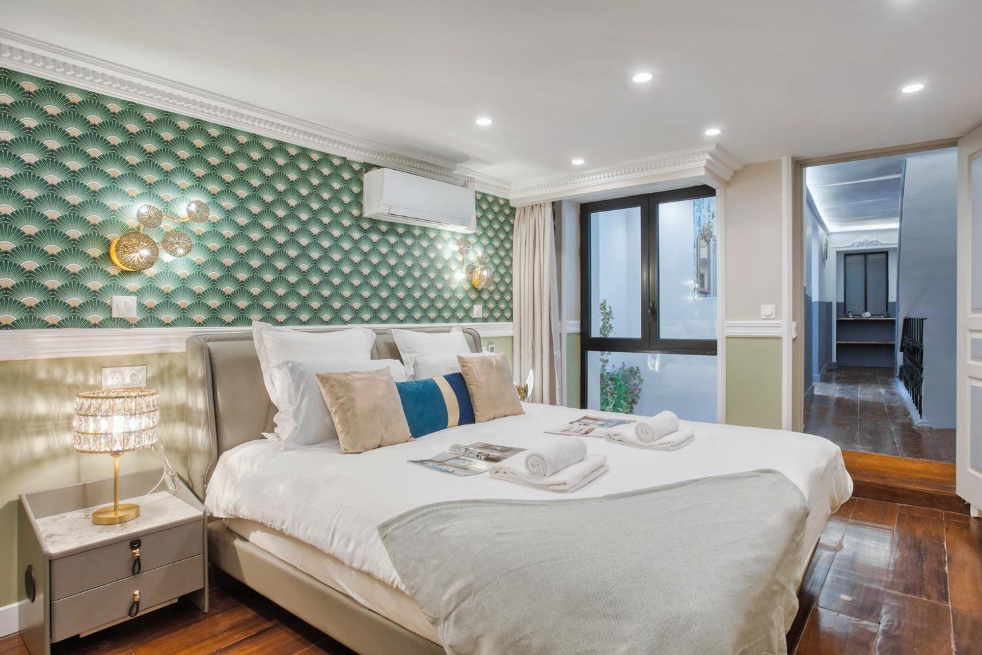 Elegant Triplex In Paris - Ideal For 10 - Aircon Bagian luar foto
