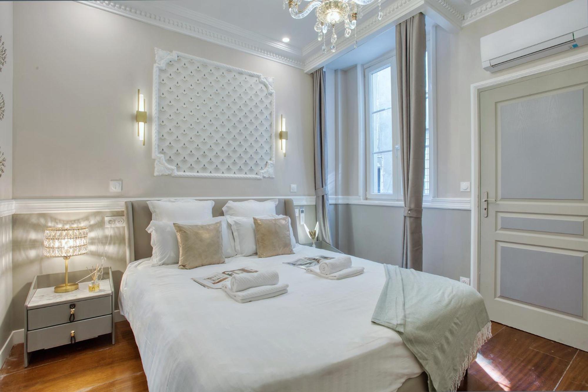 Elegant Triplex In Paris - Ideal For 10 - Aircon Bagian luar foto